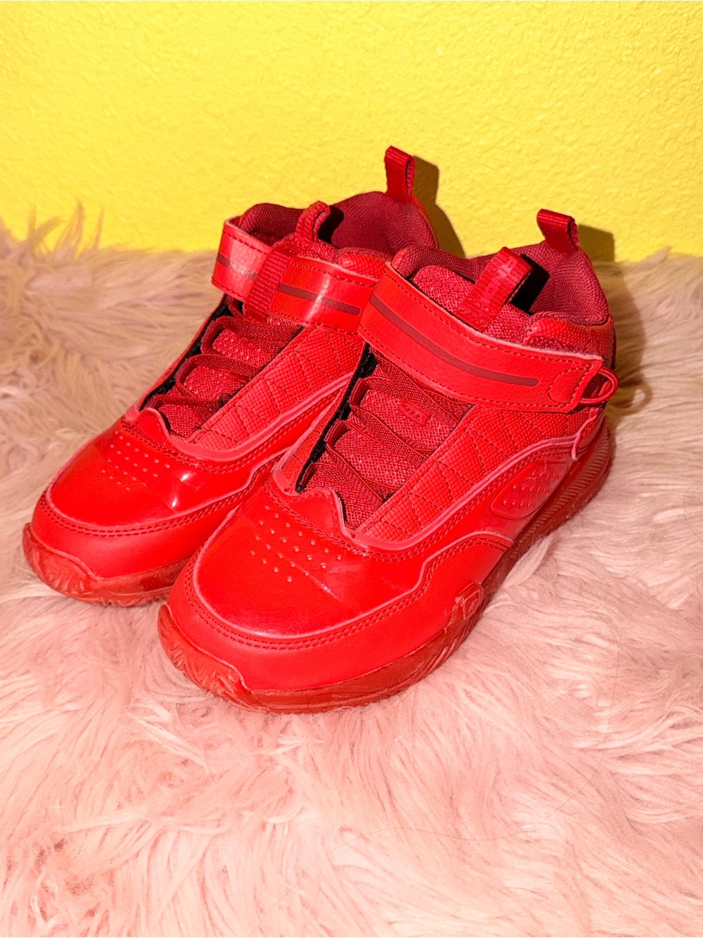 And1 Kids Red Hook-and-Loop Athletic Sneakers